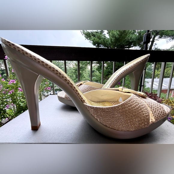 Cream Leather Peep Toe Sandal with Buckle
Size 10
Like New / Never Worn
BCBGirls - Picture 8 of 10